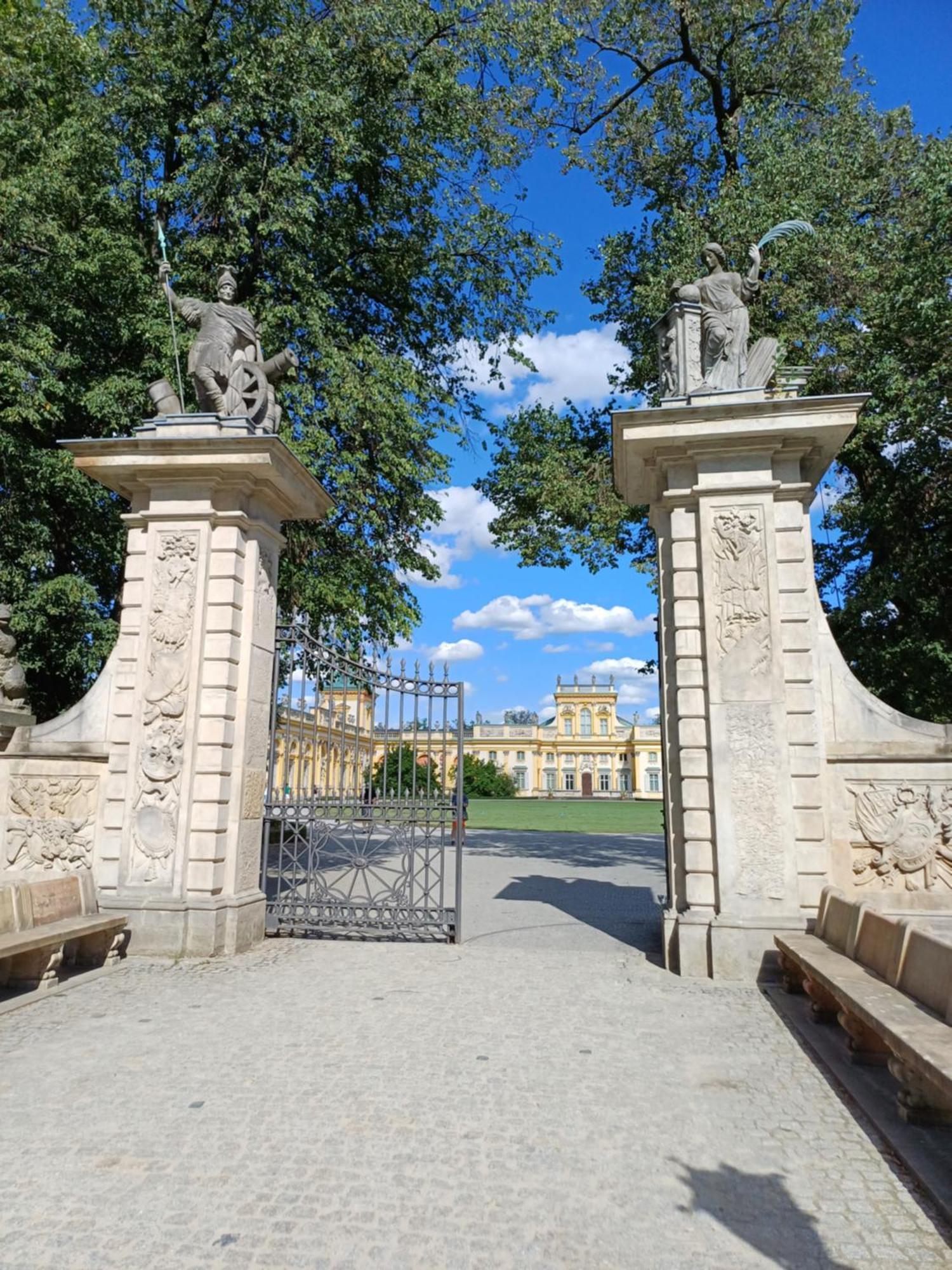 Apartment Wilanow Branickiego Warsaw Exterior photo